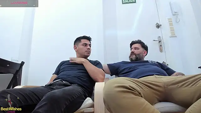 Snapshot of Maxi_TheBigDaddy chatting on January 3, 10:29 pm Maxi TheBigDaddy online show from January 3, 10:29 pm