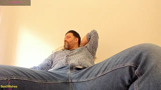 Snapshot of Maxi_TheBigDaddy chatting on January 16, 11:26 am Maxi TheBigDaddy online show from January 16, 11:26 am