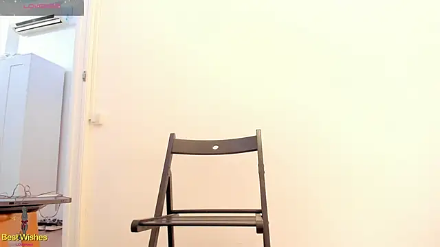 Snapshot of Maxi_TheBigDaddy chatting on January 21, 12:07 pm Maxi TheBigDaddy online show from January 21, 12:07 pm