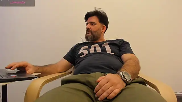 Snapshot of Maxi_TheBigDaddy chatting on January 26, 3:58 pm Maxi TheBigDaddy online show from January 26, 3:58 pm