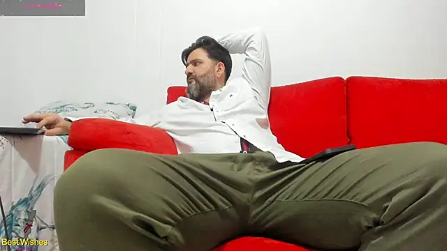 Snapshot of Maxi_TheBigDaddy chatting on January 31, 1:01 am Maxi TheBigDaddy online show from January 31, 1:01 am