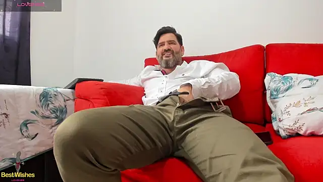 Snapshot of Maxi_TheBigDaddy chatting on January 31, 4:27 pm Maxi TheBigDaddy online show from January 31, 4:27 pm