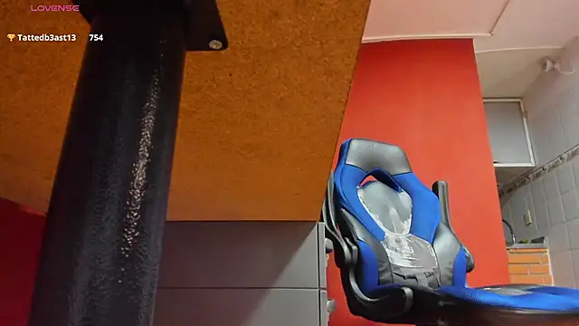 Snapshot of Maxi_TheBigDaddy chatting on March 3, 3:09 pm Maxi TheBigDaddy online show from March 3, 3:09 pm