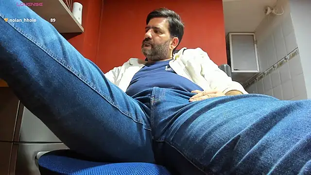 Snapshot of Maxi_TheBigDaddy chatting on March 4, 8:27 pm Maxi TheBigDaddy online show from March 4, 8:27 pm