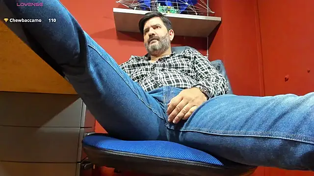 Snapshot of Maxi_TheBigDaddy chatting on March 11, 4:51 pm Maxi TheBigDaddy online show from March 11, 4:51 pm