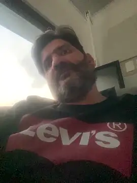 Snapshot of Maxi_TheBigDaddy chatting on March 15, 11:06 pm Maxi TheBigDaddy online show from March 15, 11:06 pm