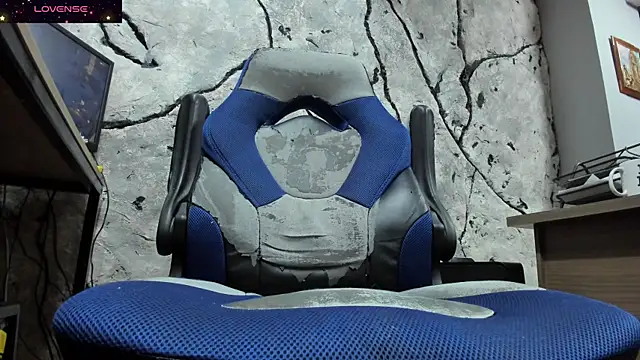 Snapshot of Maxi_TheBigDaddy chatting on September 8, 2:27 pm Maxi TheBigDaddy online show from September 8, 2:27 pm