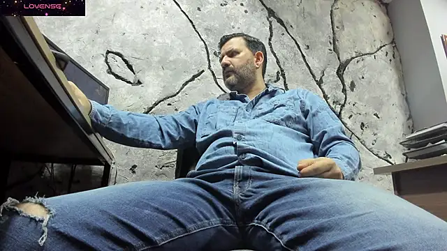 Snapshot of Maxi_TheBigDaddy chatting on September 16, 1:23 pm Maxi TheBigDaddy online show from September 16, 1:23 pm