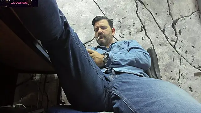 Snapshot of Maxi_TheBigDaddy chatting on September 17, 1:57 pm Maxi TheBigDaddy online show from September 17, 1:57 pm