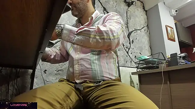 Snapshot of Maxi_TheBigDaddy chatting on September 29, 10:20 am Maxi TheBigDaddy online show from September 29, 10:20 am