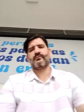 Snapshot of Maxi_TheBigDaddy chatting on November 24, 12:38 pm Maxi TheBigDaddy online show from November 24, 12:38 pm