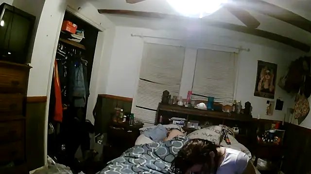 Snapshot of Thicknjuicy1986 chatting on March 29, 9:31 am Thicknjuicy1986 online show from March 29, 9:31 am