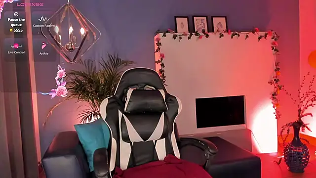 Megan inked online show from February 13, 4:19 am