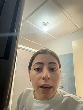 Snapshot of LilaSuni chatting on December 15, 2:32 pm LilaSuni online show from December 15, 2:32 pm