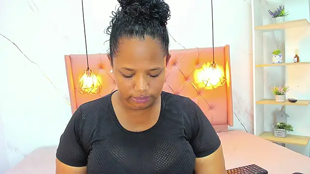 Belle Brunette online show from October 18, 9:26 pm