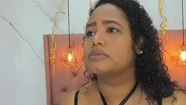 Snapshot of Belle_Brunette chatting on April 25, 1:41 pm Belle Brunette online show from April 25, 1:41 pm