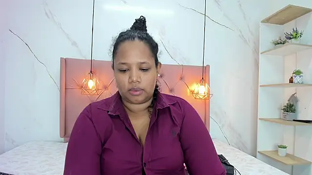 Snapshot of Belle_Brunette chatting on May 23, 12:20 pm Belle Brunette online show from May 23, 12:20 pm