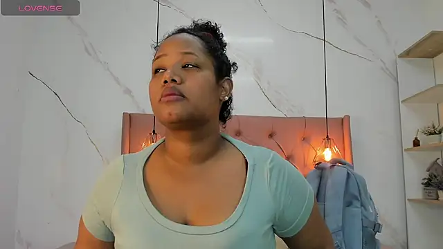 Snapshot of Belle_Brunette chatting on June 14, 12:51 pm Belle Brunette online show from June 14, 12:51 pm