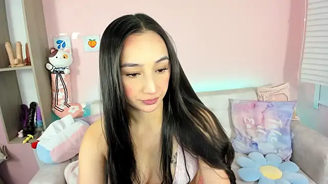 Snapshot of tinysara chatting on September 28, 4:12 pm tinysara online show from September 28, 4:12 pm