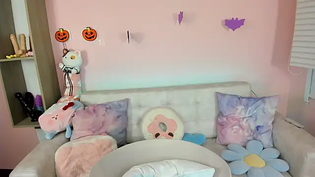 Snapshot of tinysara chatting on October 9, 4:27 pm tinysara online show from October 9, 4:27 pm