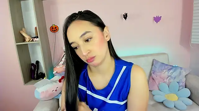 Snapshot of tinysara chatting on October 13, 4:18 pm tinysara online show from October 13, 4:18 pm