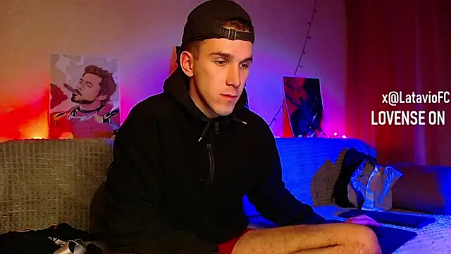 Midnighter  online show from February 9, 10:21 pm