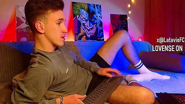 Midnighter  online show from March 6, 10:15 pm