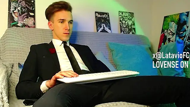 Snapshot of Midnighter_ chatting on March 4, 11:16 am Midnighter online show from March 4, 11:16 am