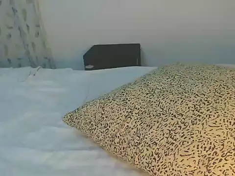 wetmypants online show from October 4, 8:45 am