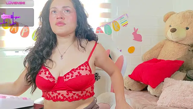 Snapshot of megan_doll2 chatting on April 1, 2:47 pm megan doll2 online show from April 1, 2:47 pm
