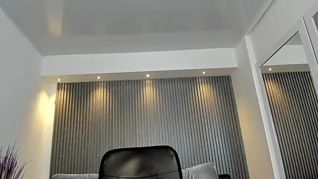 charlottewhitte online show from January 5, 12:53 pm