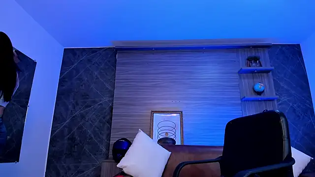 charlottewhitte online show from October 3, 12:24 pm