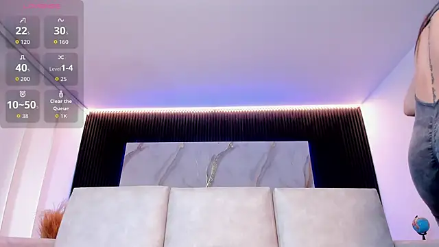 charlottewhitte online show from March 27, 1:00 pm