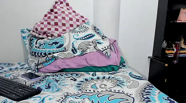 Snapshot of vicodollx chatting on December 30, 12:22 am vicodollx online show from December 30, 12:22 am