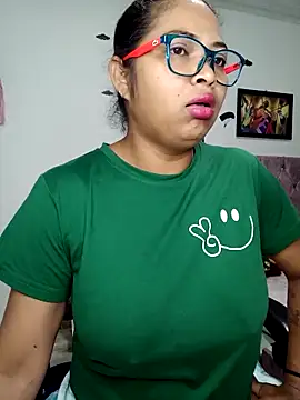 Snapshot of chalohott chatting on March 6, 11:06 am chalohott online show from March 6, 11:06 am