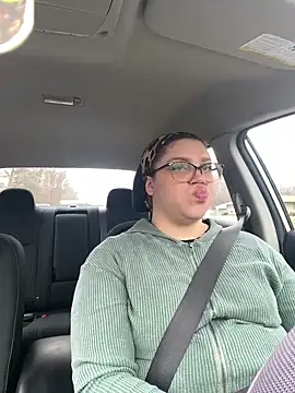 QueenNuttCollector online show from March 16, 4:34 pm