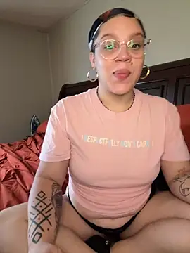 QueenNuttCollector online show from September 10, 4:07 pm