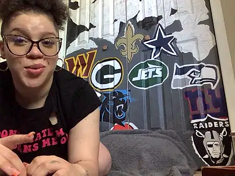 QueenNuttCollector online show from May 12, 4:48 pm