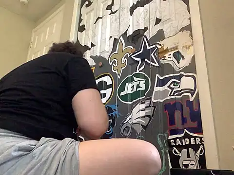 QueenNuttCollector online show from May 13, 8:49 pm