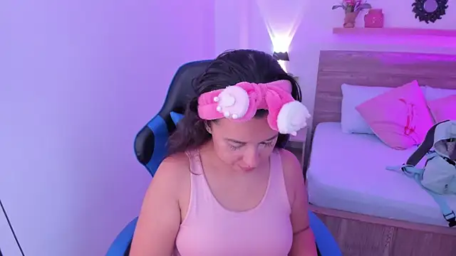 izaro22 online show from October 1, 1:06 pm