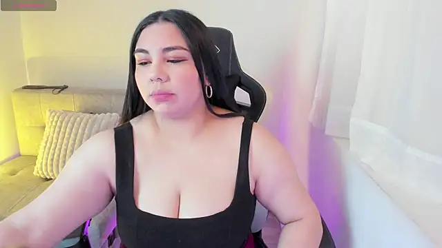 ambar-wells online show from July 11, 6:54 pm