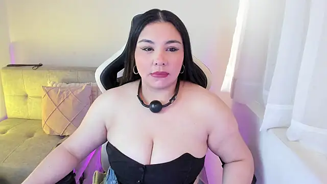 ambar-wells online show from July 30, 5:12 pm