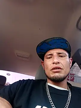 Snapshot of pudgiedick chatting on November 3, 8:10 pm pudgiedick online show from November 3, 8:10 pm