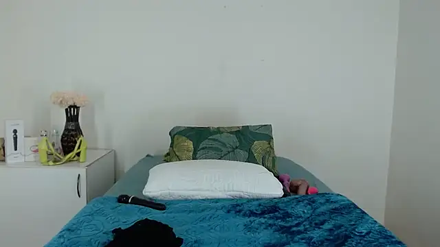 QUEENxJESSI online show from September 9, 8:52 pm