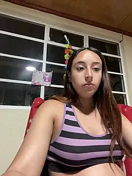 Snapshot of Vaiolet_a chatting on December 12, 12:48 am Vaiolet a online show from December 12, 12:48 am