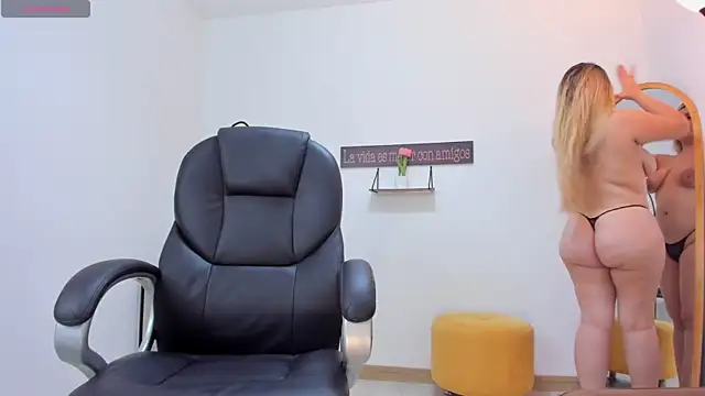 camiilaa1 online show from December 2, 3:15 am