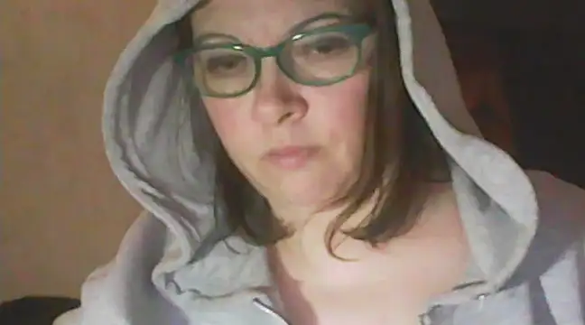 Snapshot of deluxpussy chatting on February 9, 12:06 am deluxpussy online show from February 9, 12:06 am