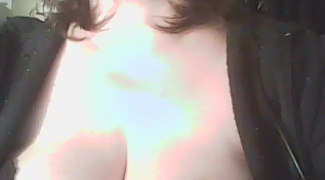 Snapshot of deluxpussy chatting on February 23, 1:57 am deluxpussy online show from February 23, 1:57 am