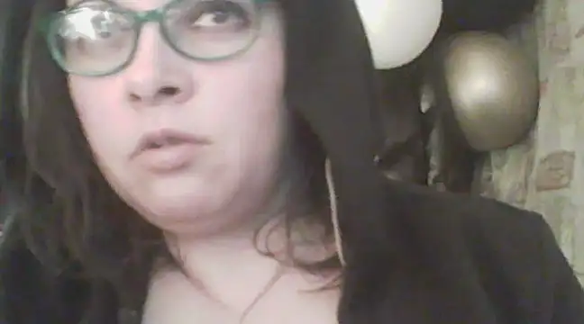 Snapshot of deluxpussy chatting on March 4, 7:54 pm deluxpussy online show from March 4, 7:54 pm