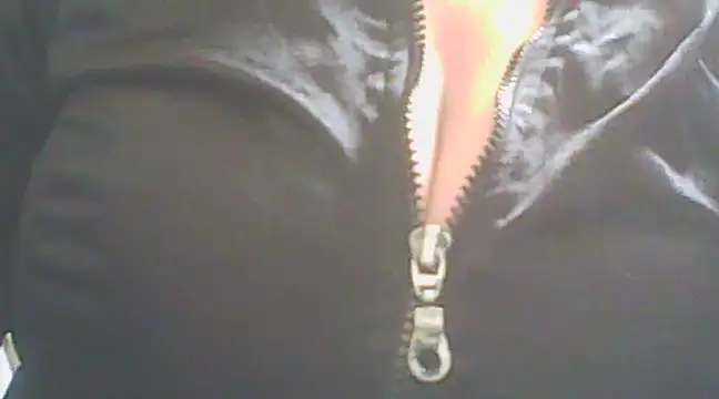 Snapshot of deluxpussy chatting on March 11, 7:48 am deluxpussy online show from March 11, 7:48 am